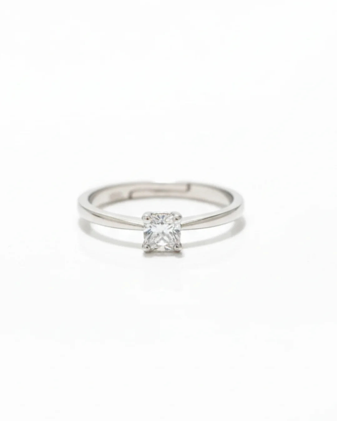 Ring – A Classic Touch of Modern Style