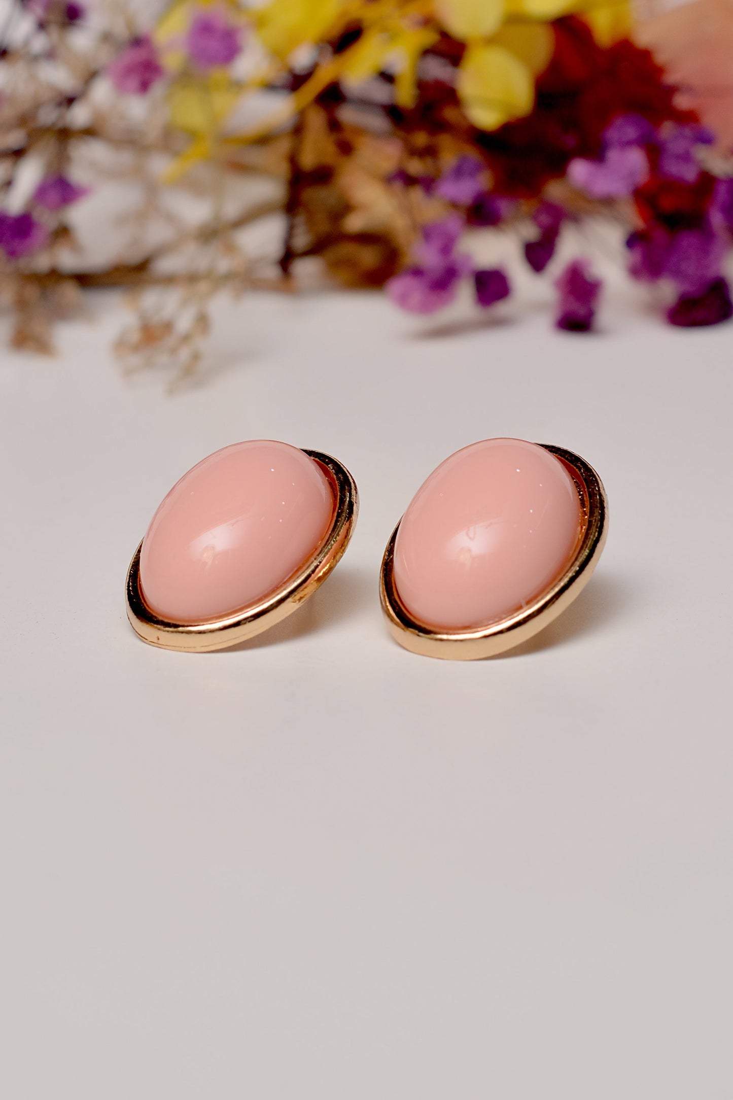 Pink Ear Studs – Refined Beauty in Every Detail