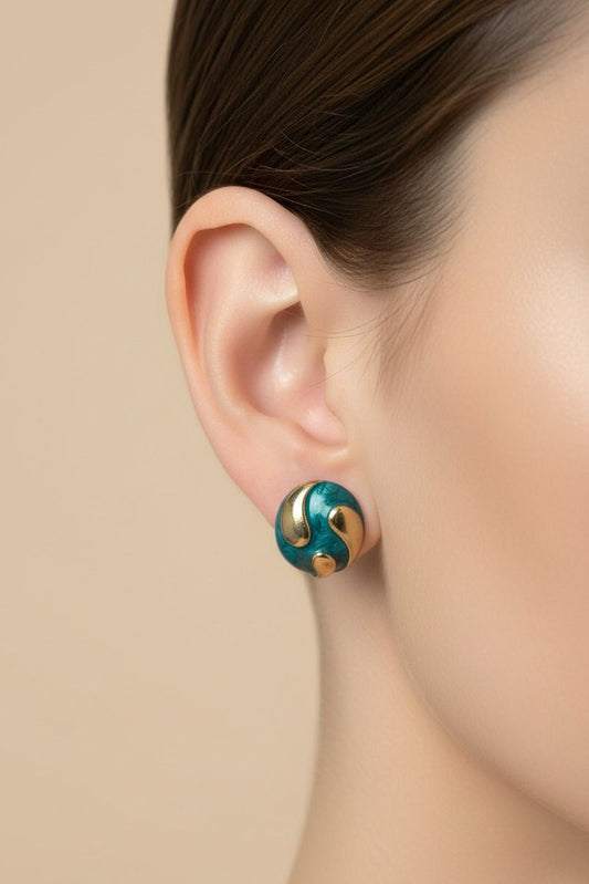 Sapphire Blue Ear Stud