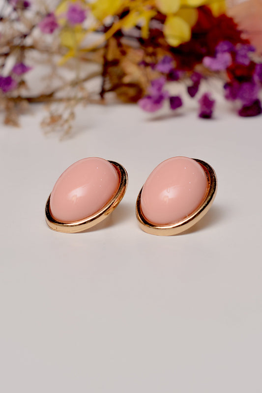 Pink Ear Studs – Refined Beauty in Every Detail