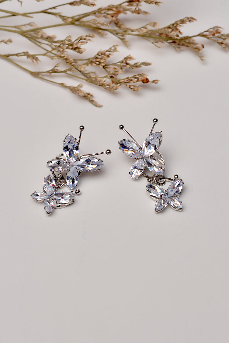 Silver Earrings – Elegant & Modern Jewellery