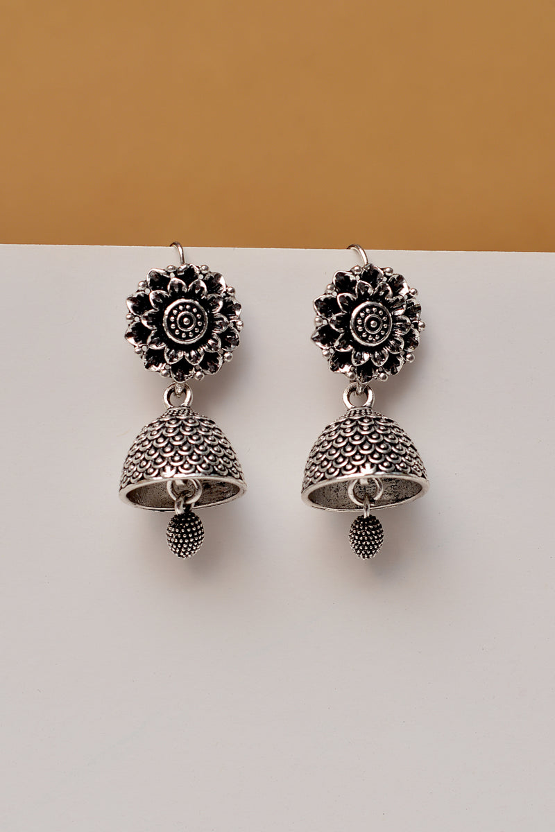 Premium Silver Earrings – Timeless Elegance for Every Occasion