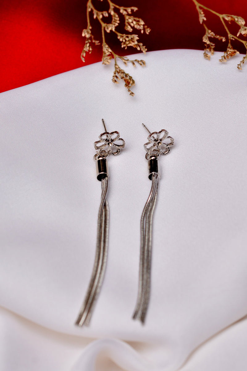 Silver Earrings for Women – Elegant Silver-Tone Fashion Jewellery