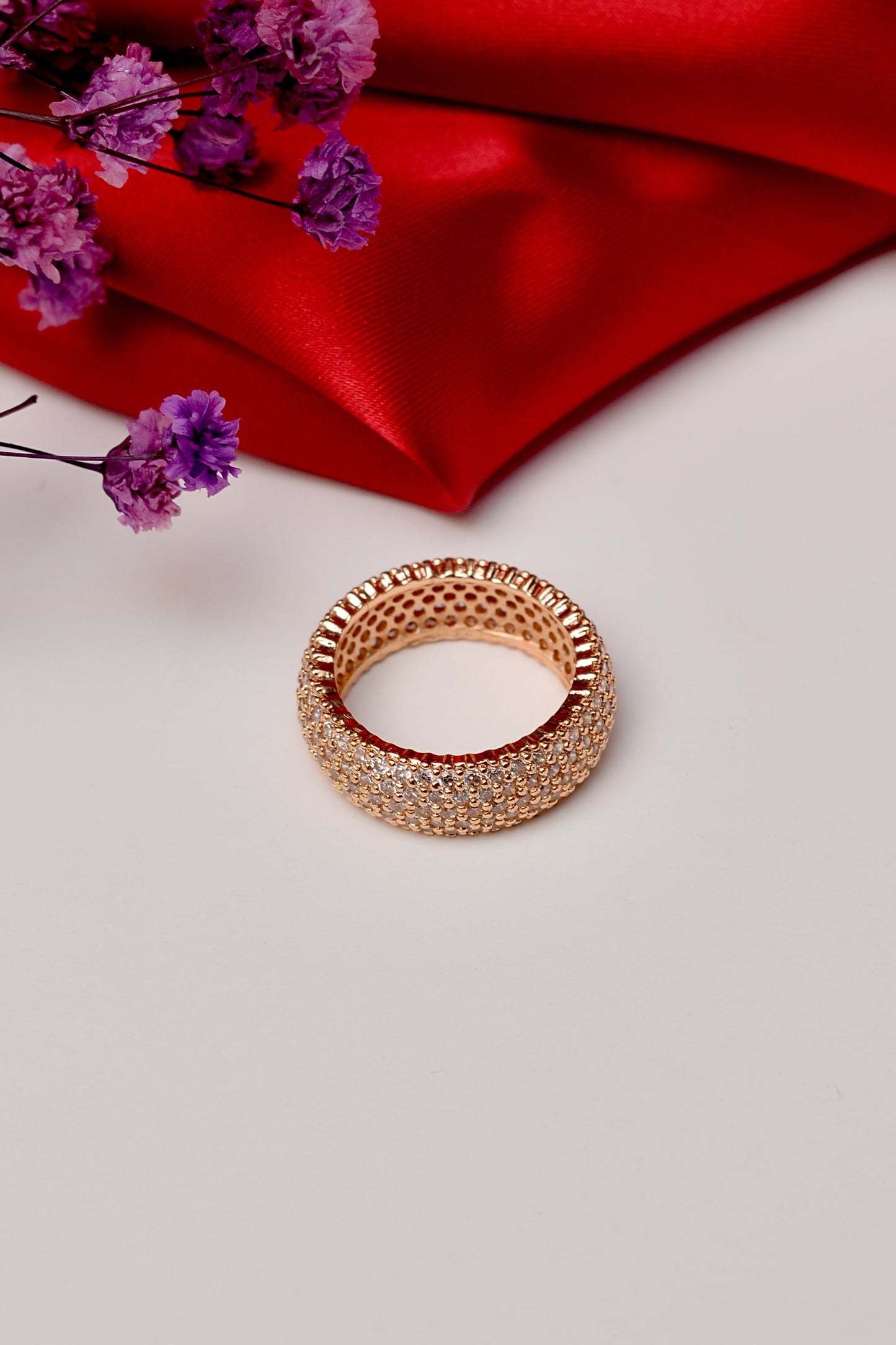 Golden Ring – Timeless Elegance with a Polished Gold Finish