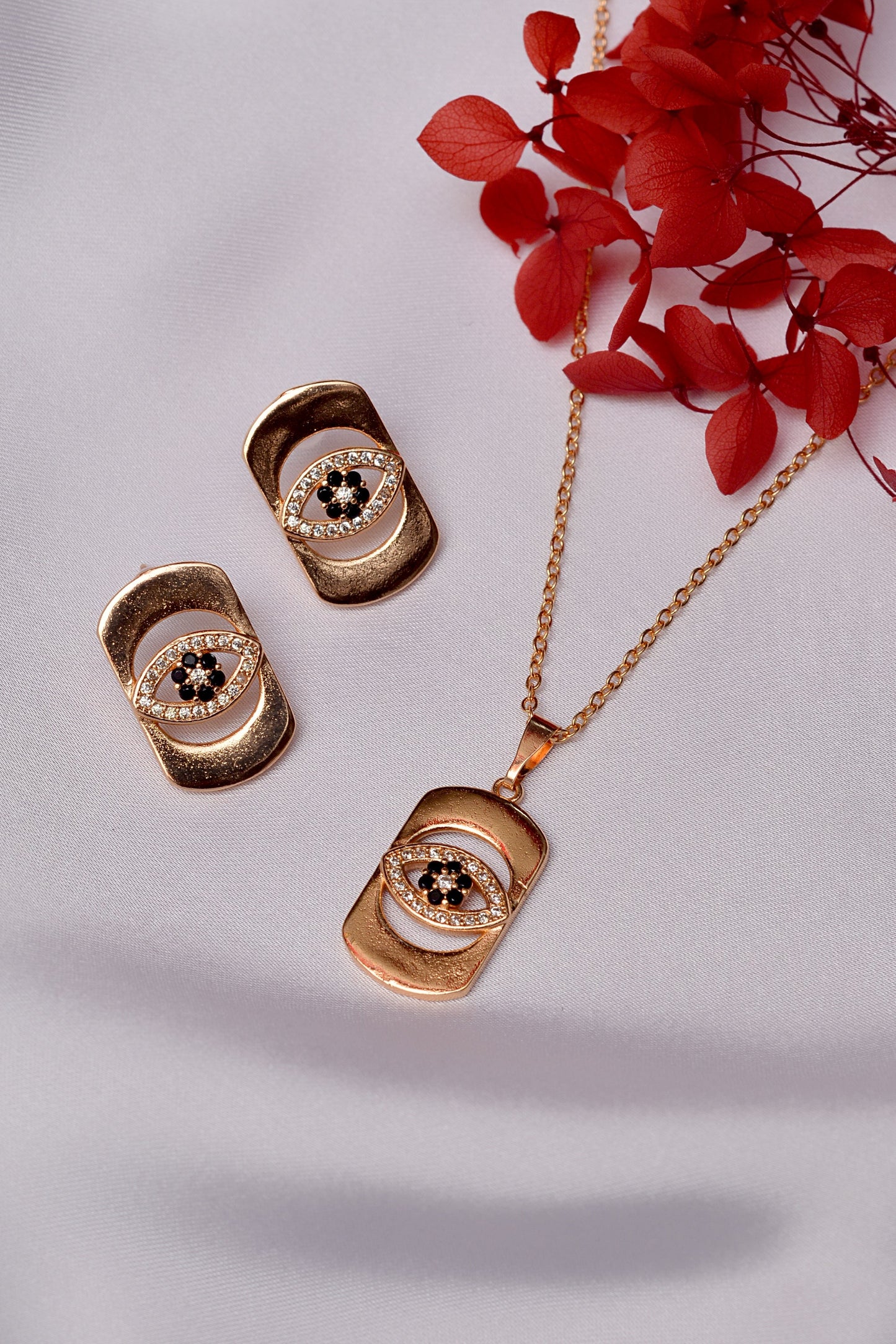 Black Locket Set – Elegant Statement with Timeless Charm